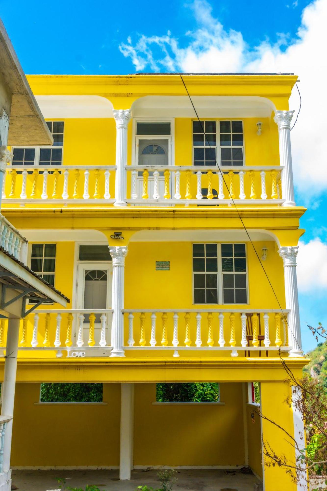 Rainbow Heights Apartment, Soufriere エクステリア 写真