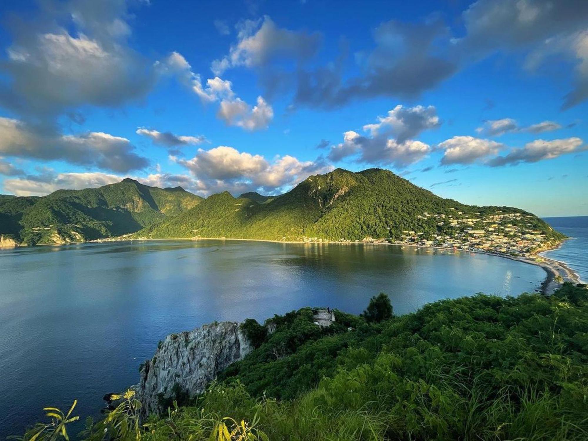 Rainbow Heights Apartment, Soufriere エクステリア 写真