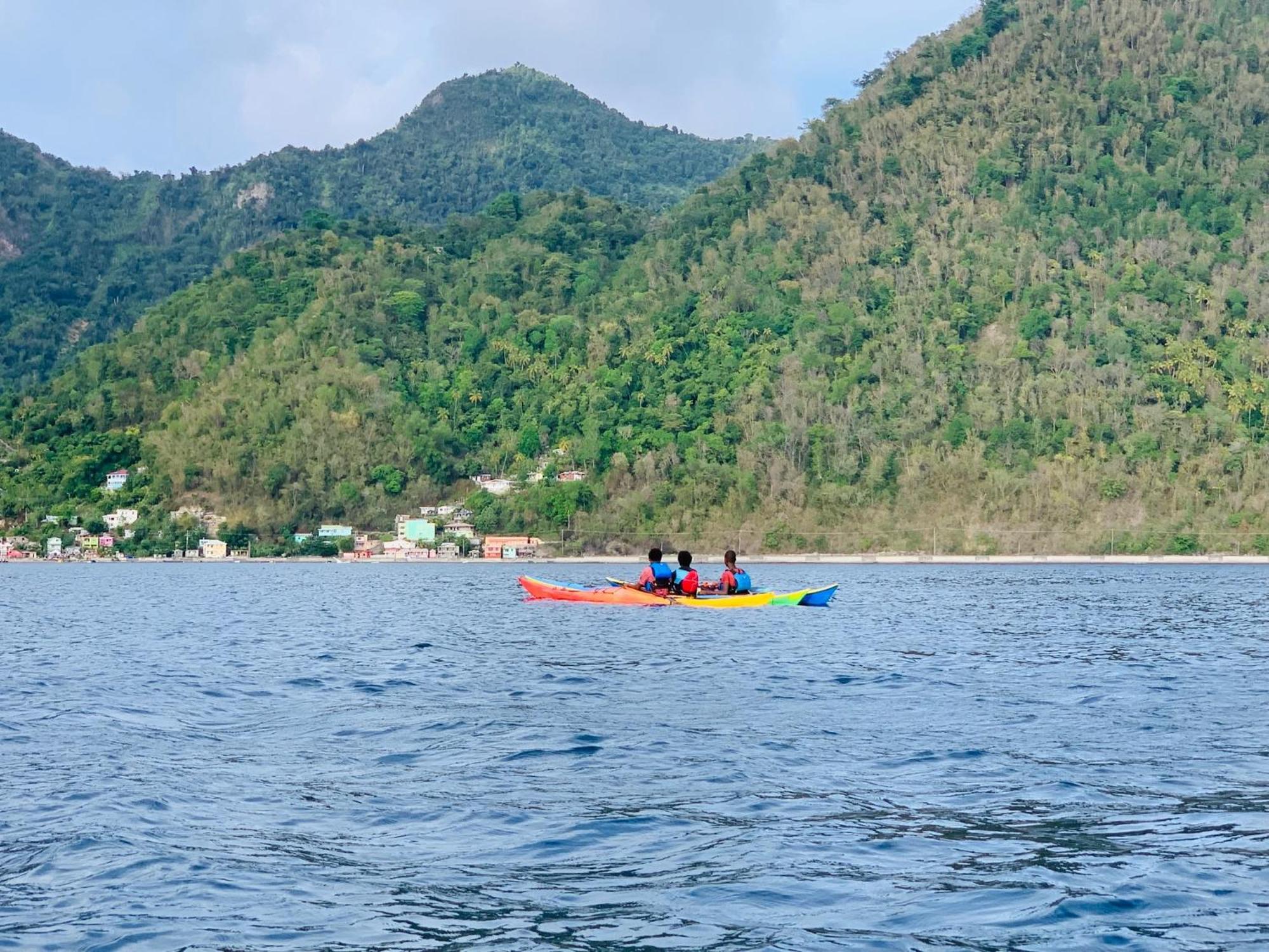 Rainbow Heights Apartment, Soufriere エクステリア 写真