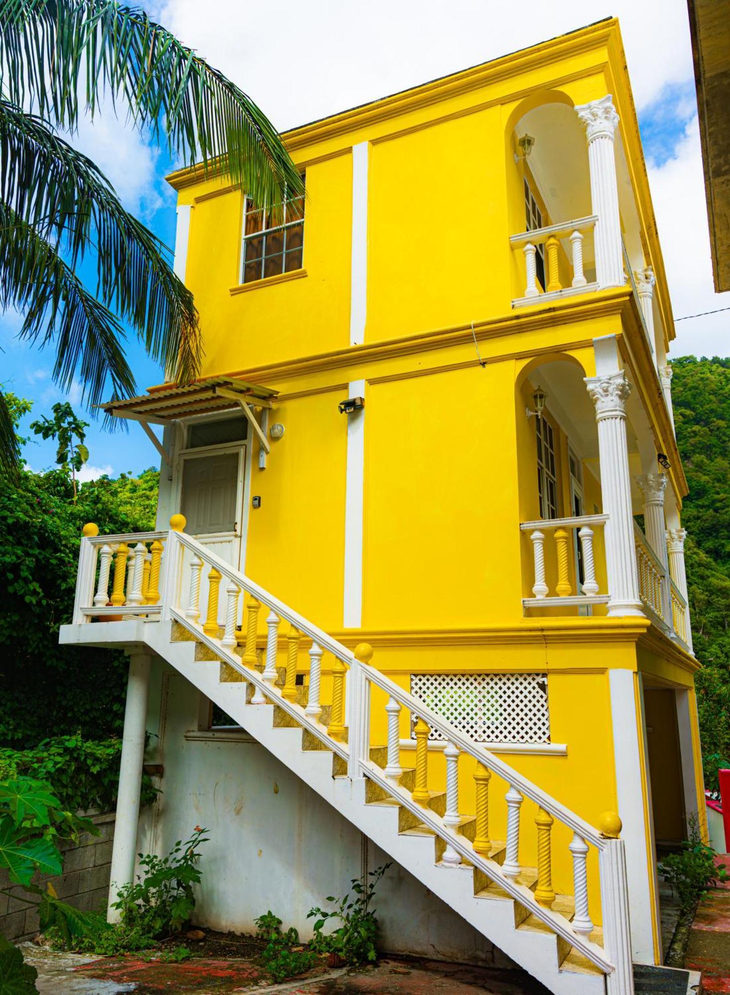 Rainbow Heights Apartment, Soufriere エクステリア 写真